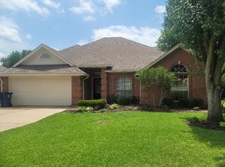 611 Linda Dr, Burleson, TX 76028