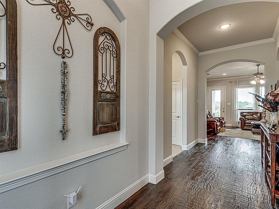 3rd image of 7030 Dillon Cir