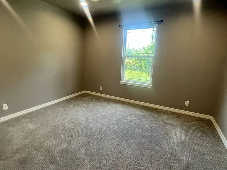 13731 Pella Ln — Photo 11