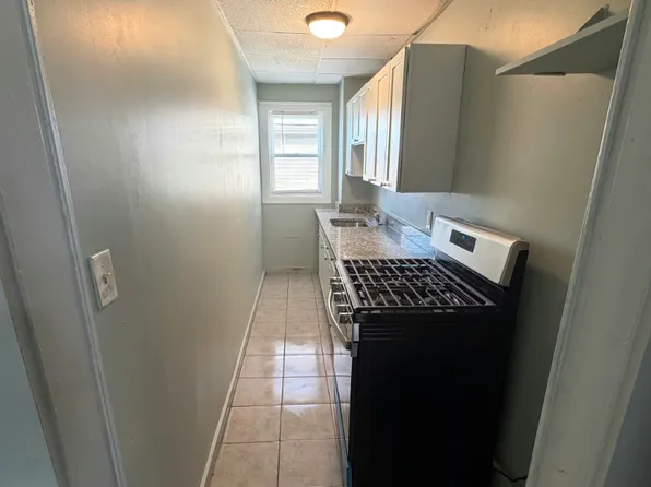 766 Plymouth Ave #2W, Fall River, MA 02721