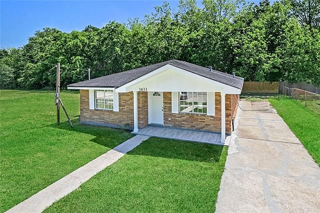 1st image of 1633 Heights Dr