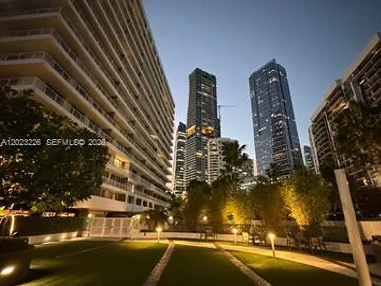 200 SE 15th Rd #7G — Photo 22