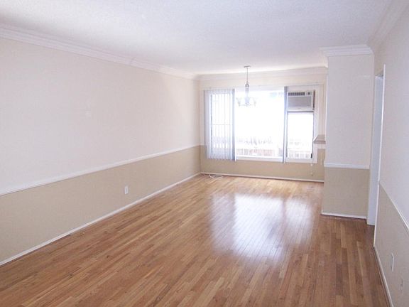 4th image of 7323 Willoughby Ave APT 4