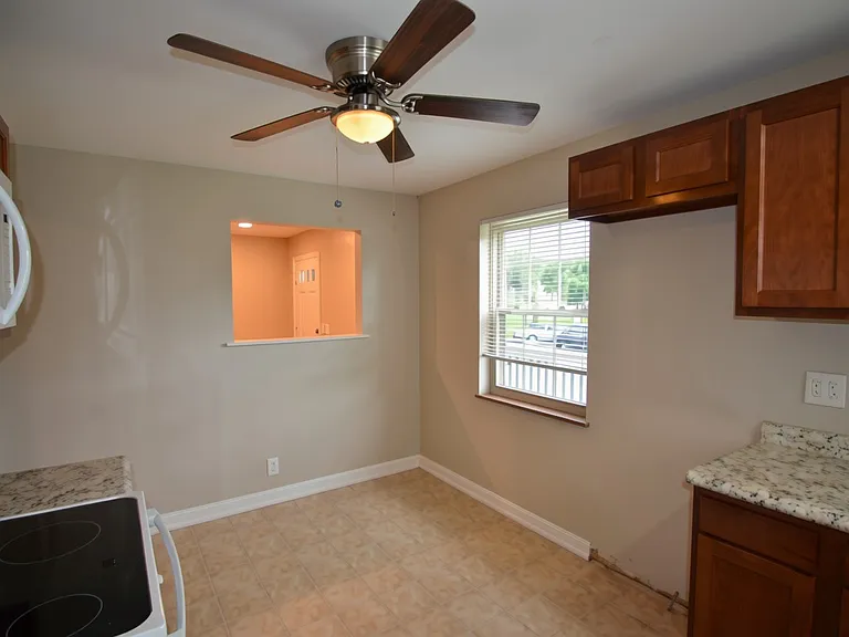 8412 Wicklow Ave — Photo 6