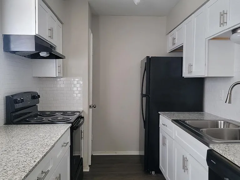 Casa Del Rey Apartments — Photo 17