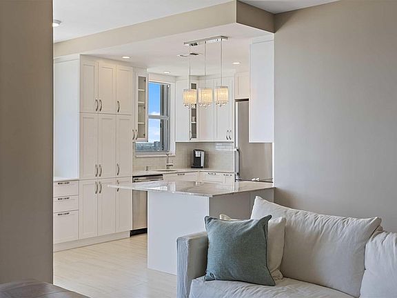 5th image of 1010 S Ocean Boulevard #PH2
