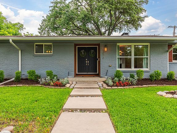 2nd image of 3672 Mid Pines Dr