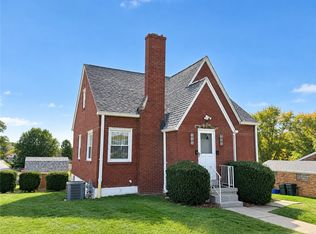 318 Oak St, West Mifflin, PA 15122