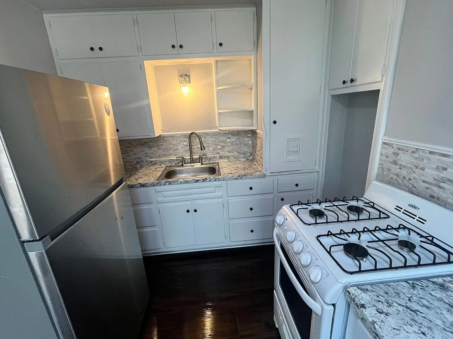 Newly Remodeled 1 Bed/1 Bath Available Now! — Photo 4