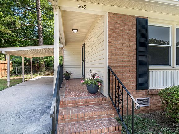 5th image of 308 Edgeland Dr