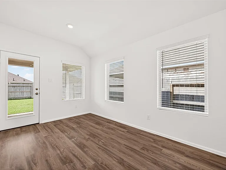 22215 Scarlino Dr — Photo 8