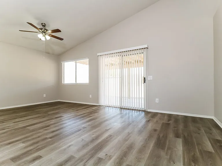 16196 W Mesquite Dr — Photo 4