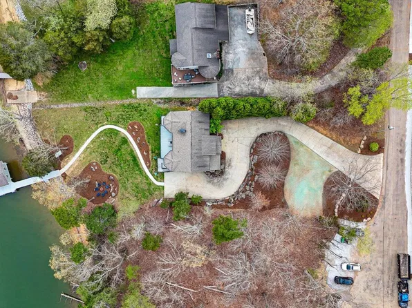 302 Key Cove Rd, Spring City, TN 37381