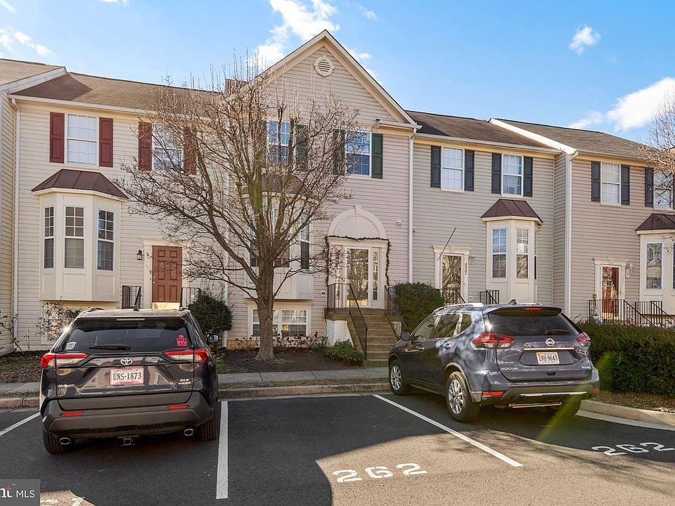 1st image of 529 Kalmia Sq NE