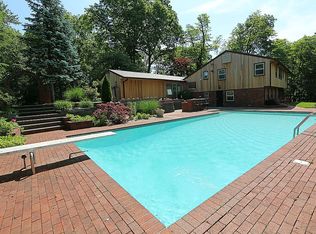 6 The Tulips, Roslyn Estates, NY 11576
