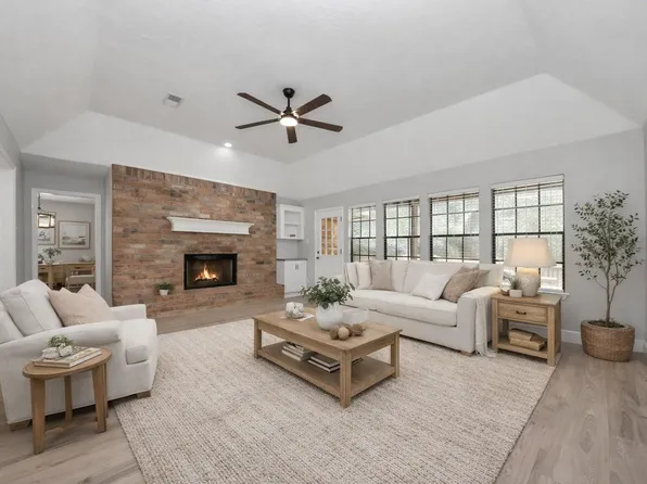 24815 Red Oak St, Magnolia, TX 77355