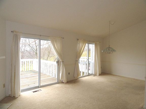 4th image of 5 W Stonington Dr #23