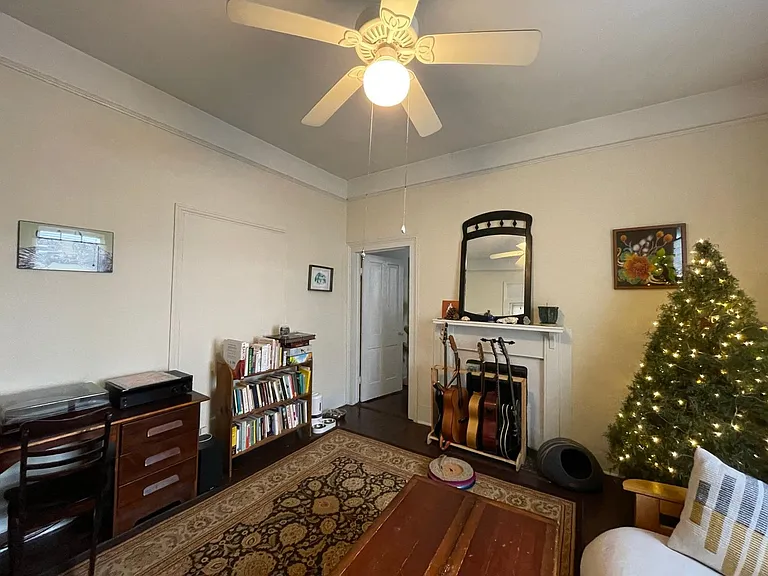 224 Barrow St — Photo 2