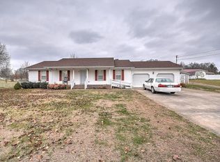 699 Rock Springs Dr, Kingsport, TN 37664