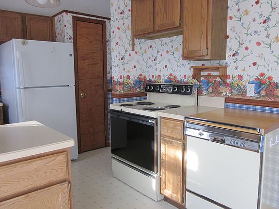 2nd image of 28121 Two Oaks Cir