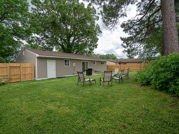5th image of 769 De Laura Ln