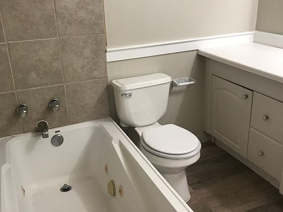 5th image of 530 Allen Dr