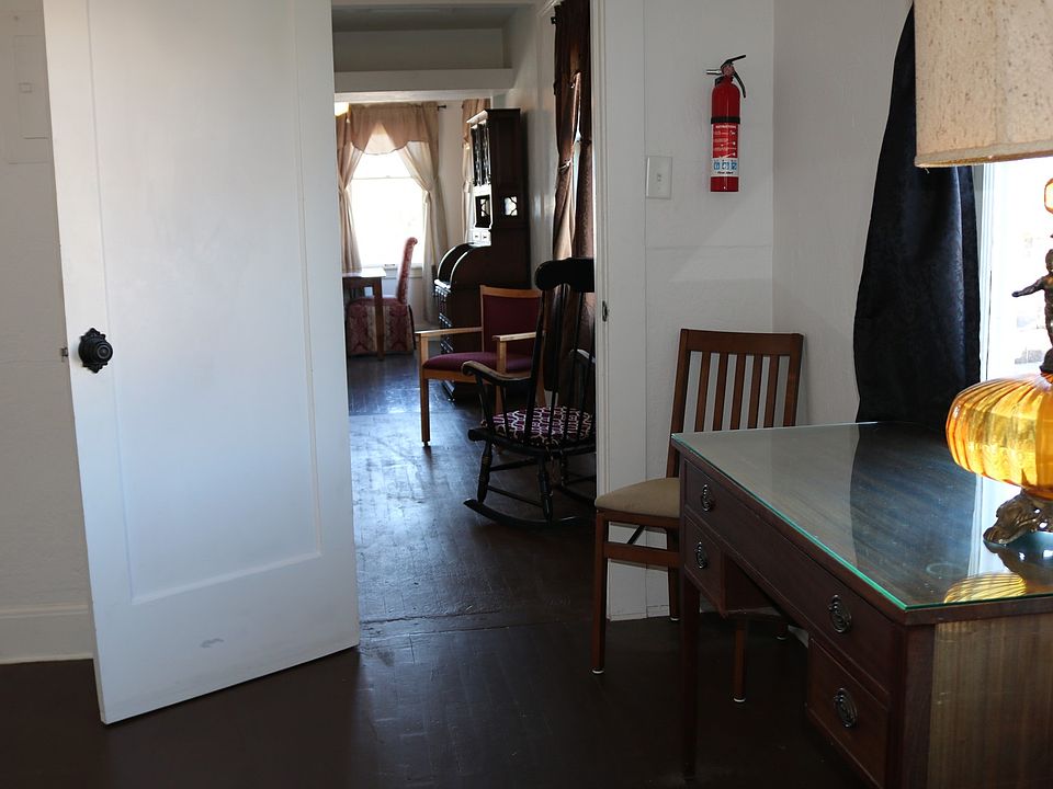 Building Photo 5