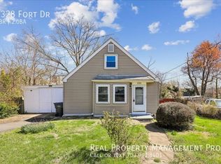 2328 Fort Dr, Alexandria, VA 22303