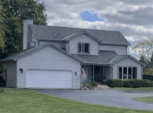 W253S1098 Hunters Run, Mukwonago, WI 53149