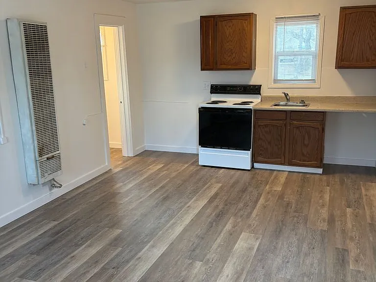 1403 E Main St — Photo 2