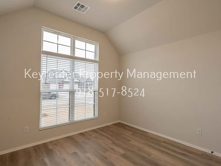 12461 S Lakewood Ave — Photo 8