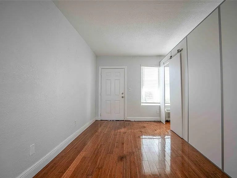 7325 Carlyle Ave #10 — Photo 6