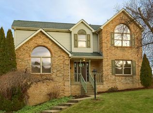 202 Farmview Ct, Cranberry Township, PA 16066