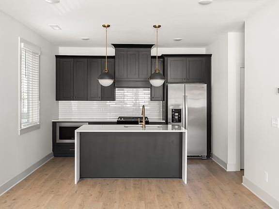 3rd image of 504 Edwin St #13