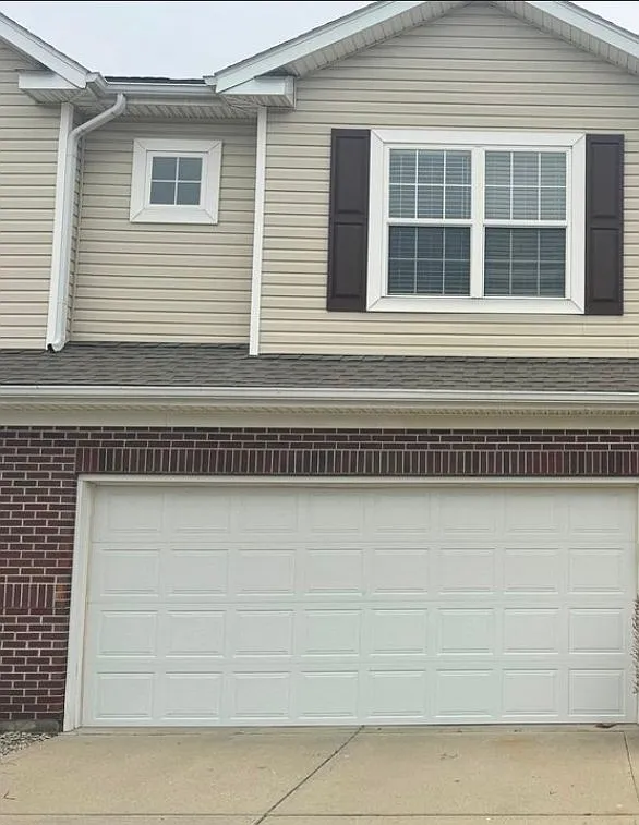 Modern Single Unit in Zionsville | 3 Bed 3 Bath | $2200/mo — Photo 1