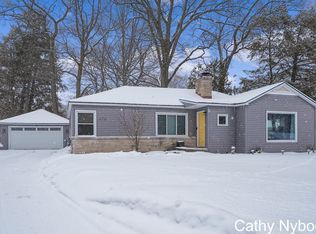 676 Cambridge Dr, Norton Shores, MI 49441