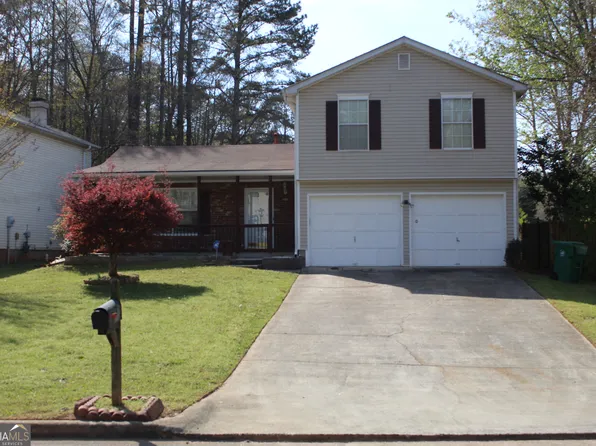 829 Carlingford Pl, Lithonia, GA 30058