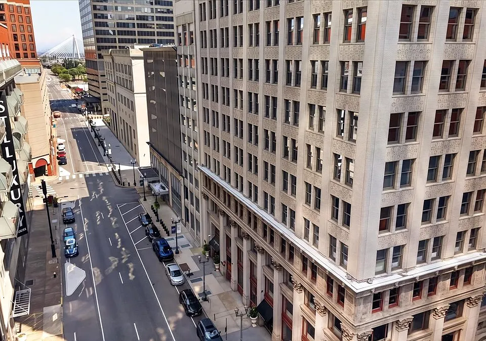 314 N Broadway Ave #1405