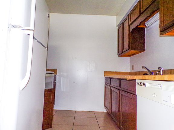 4th image of 235 SE Hanover Pl Unit 101