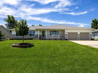 505 5th St, Newhall, IA 52315