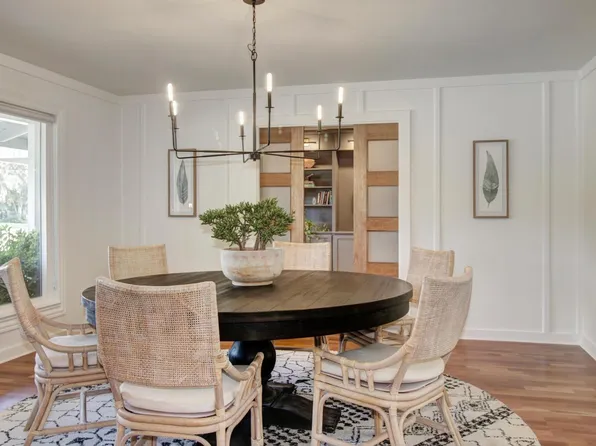 4510 American River Dr, Sacramento, CA 95864