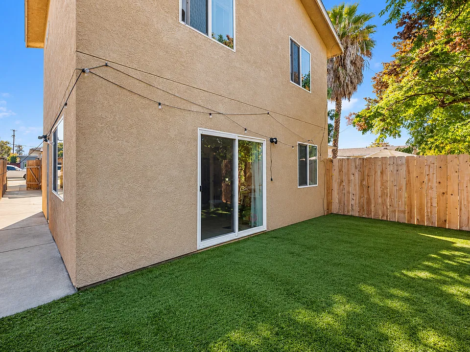 6252 Dorothy Dr