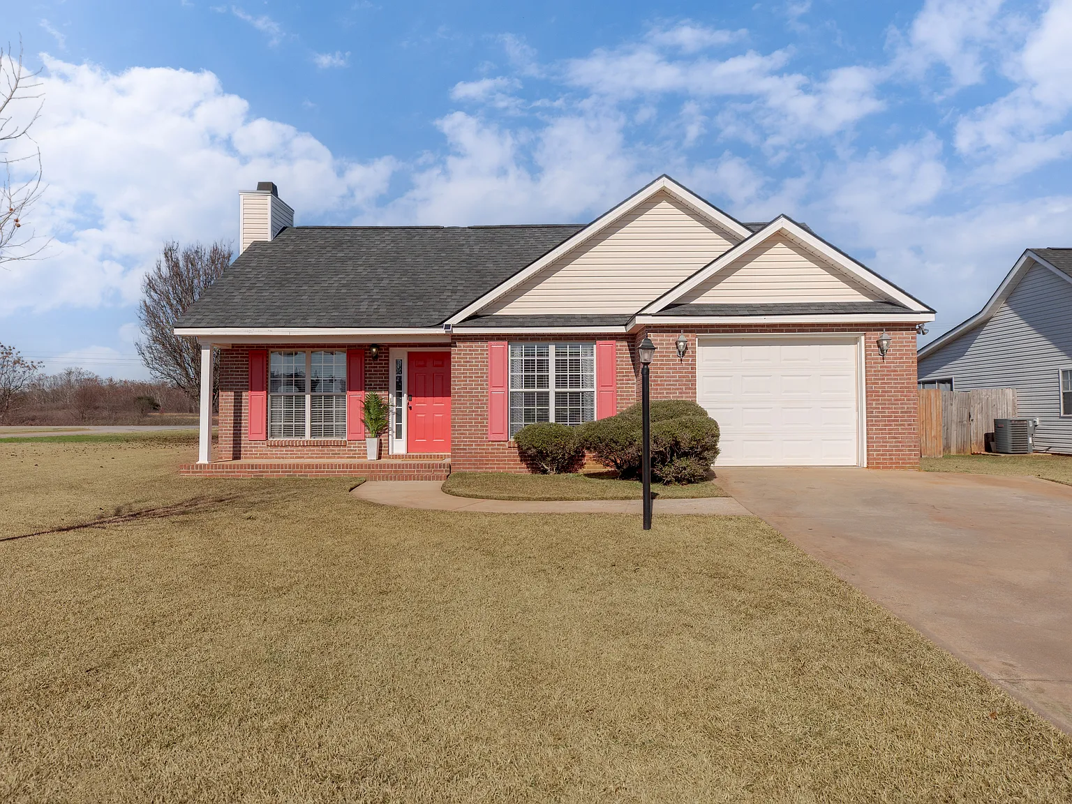 3 bed, 1436 sqft, $3,800 — Photo 3