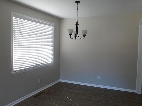 3rd image of 400 Quail Drive