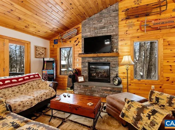 25 Devils Bnd, Wintergreen Resort, VA 22967