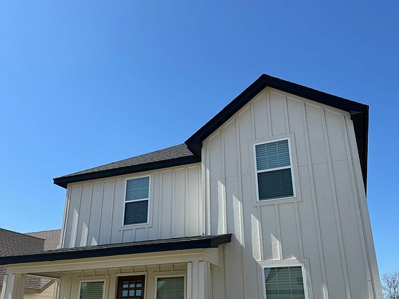 3rd image of 637 The Cottages Dr