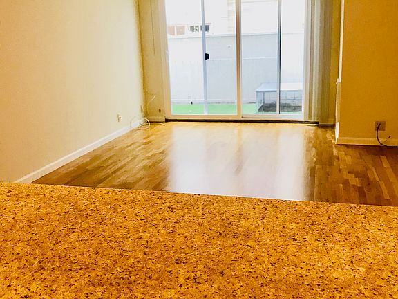 4th image of 1821 Pacific Ave APT 3