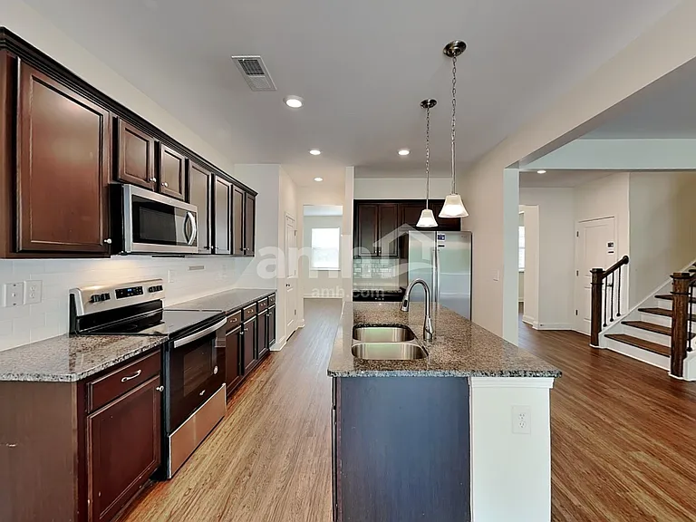 8034 Leonine Ct — Photo 3