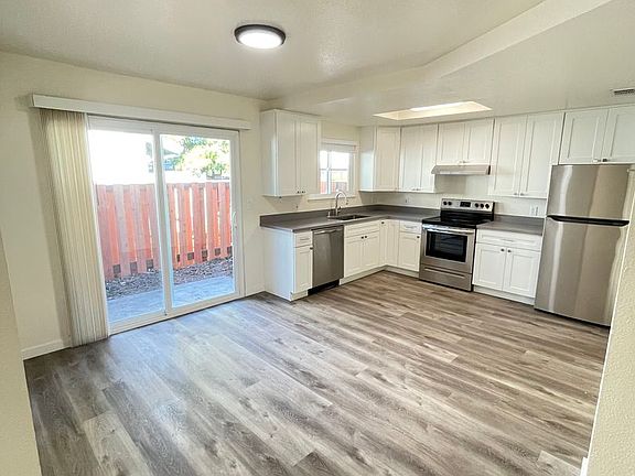 4th image of 243 Tabor Ave APT 9