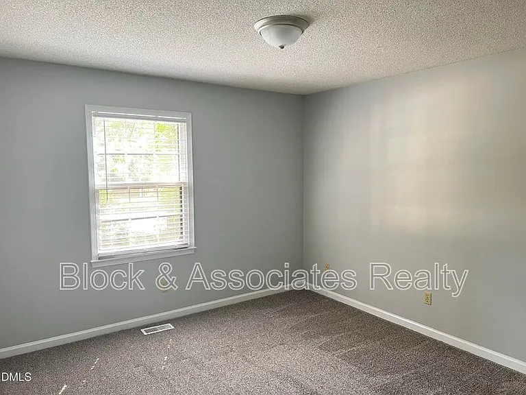 200 Lake Pine Dr — Photo 14